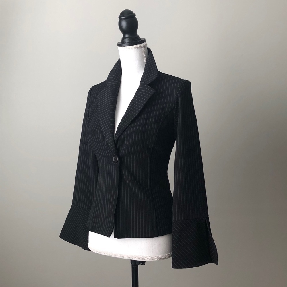 BYER TOO! | Black Pinstriped Bell Sleeve Blazer - Picture 4 of 6